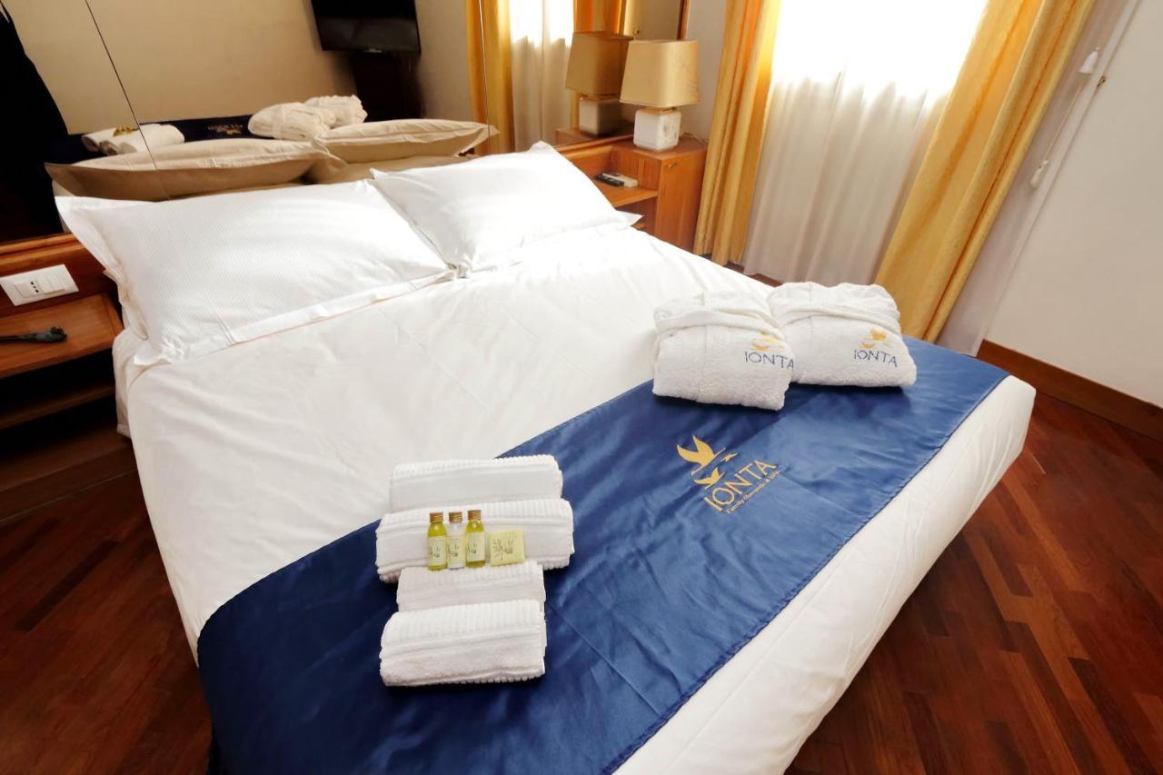 Frattina Family Romantic Superior Suite Exterior foto