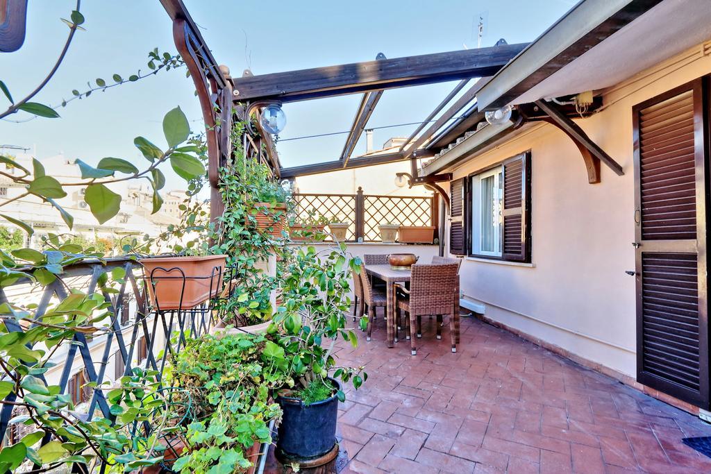 Frattina Family Romantic Superior Suite Exterior foto